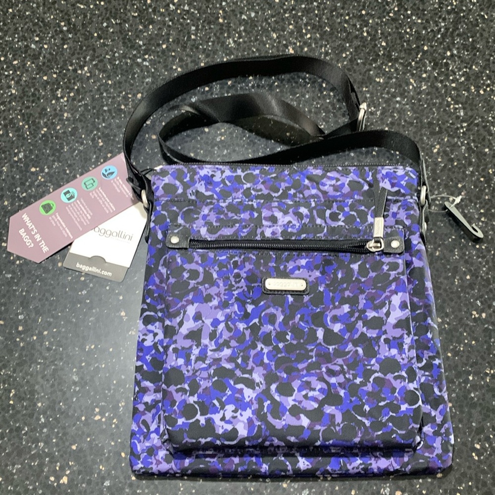 Baggallini Crossbody with matching wallet/wristlet NWT